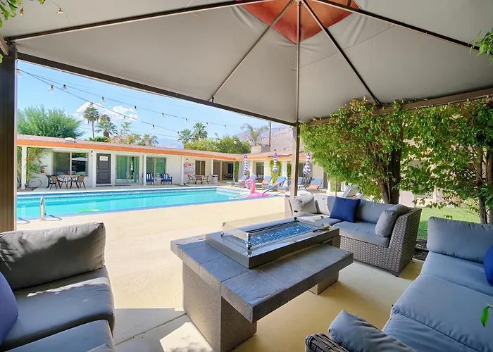 Little Paradise Hotel
